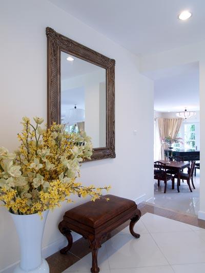 dung guong lam dep phong 2 - Cách sử dụng gương để làm đẹp thêm cho căn nhà của bạn