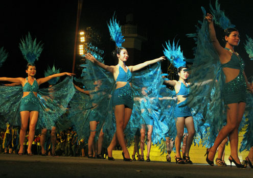 tinhalong98 - Đêm hội Carnaval ở Hạ Long