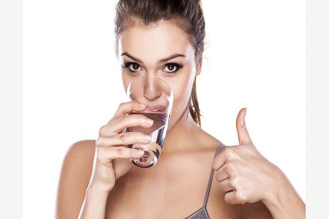 Uống nhiều nước để giảm cân