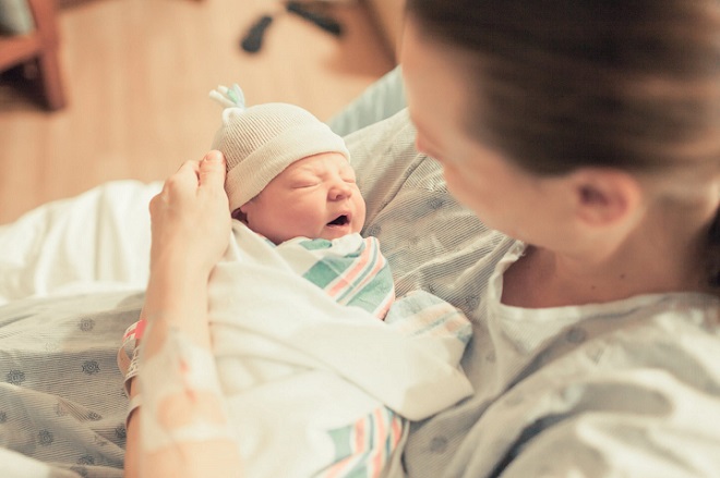 Top 9 cách chăm sóc trẻ sơ sinh cho người lần đầu làm mẹ