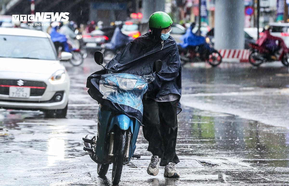 Dự Báo Thời Tiết Hôm Nay 14/10: Cả Nước Hứng Mưa Dông, Cảnh Báo Lốc Sét Và Gió Giật Mạnh