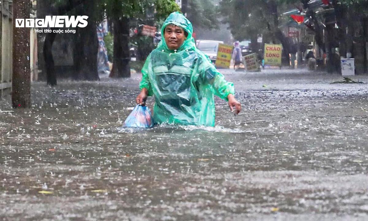 Dự Báo Thời Tiết Hôm Nay 8/10: Hà Nội và Bắc Bộ tiếp tục mưa lớn, cảnh báo ngập úng
